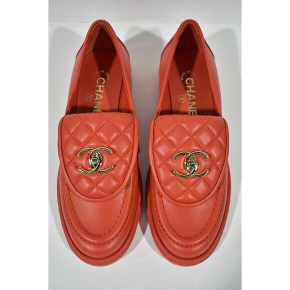 Chanel 22P Red Leather Quilted Flap Turnlock CC Logo Mule Slip Flat Loafer 37.5 - Picture 1 of 12